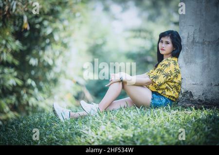 Ho Chi Minh città, Viet Nam: Le ragazze scolastiche vietnamite sono belle e pure con lunghe gonne Foto Stock