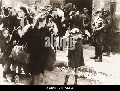 Autore sconosciuto (Franz Konrad confessò di scattare alcune foto, il resto fu probabilmente preso da fotografi di Propaganda Kompanie 689. 1943. Foto Stock