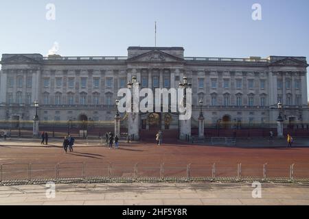 Londra, Regno Unito 14th gennaio 2022. Vista esterna di Buckingham Palace. Credit: Vuk Valcic / Alamy Live News Foto Stock