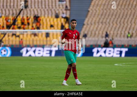 YAOUNDE, CAMERUN - GENNAIO 14: Achraf Hakimi del Marocco durante la partita del gruppo C della Coppa delle nazioni d'Africa 2021 tra Marocco e Comore allo Stade Ahmadou Ahidjo il 14 2022 gennaio a Yaounde, Camerun. (Foto di SF) Credit: Sebo47/Alamy Live News Foto Stock