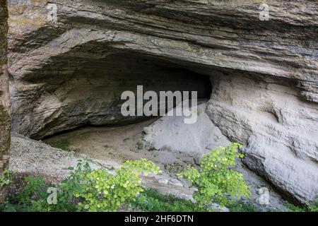 Ingresso della Grotta in Francia, Grotte du Tresor Foto Stock