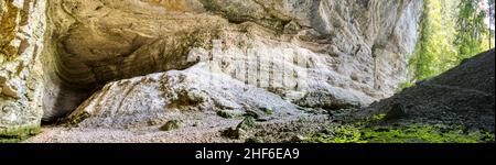 Ingresso della Grotta in Francia, Grotte du Tresor Foto Stock