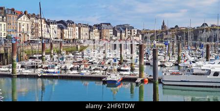 Skyline al porto di Dieppe, Francia, Normandia, Cote d'Albatre, Foto Stock