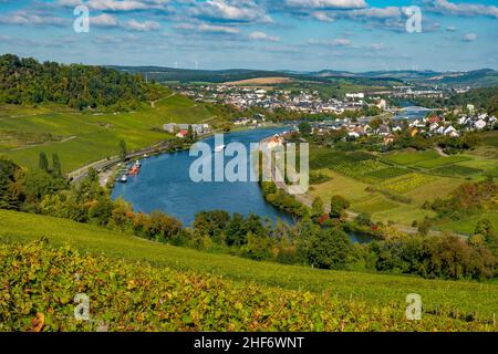 Vista a Grevenmacher e Wellen (Germania), alta Mosella, Granducato di Lussemburgo Foto Stock