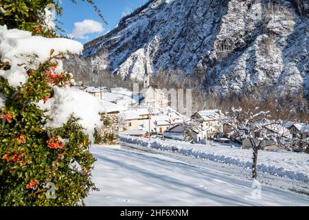 Italia, Veneto, provincia Belluno, Gosaldo, il villaggio di Tiser nella valle del Mis in inverno Foto Stock