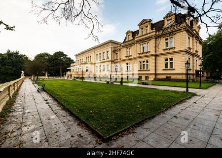 Europa, Polonia, Voivodato Kuyaviano-Pomeriano, Palazzo di Ostromecko Foto Stock