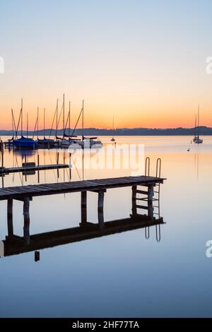 Mattina ad Ammersee, Schondorf am Ammersee, Fünfseenland, alta Baviera, Baviera, Germania meridionale, Germania, Europa Foto Stock