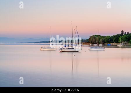 Mattina ad Ammersee, Schondorf am Ammersee, Fünfseenland, alta Baviera, Baviera, Germania meridionale, Germania, Europa Foto Stock