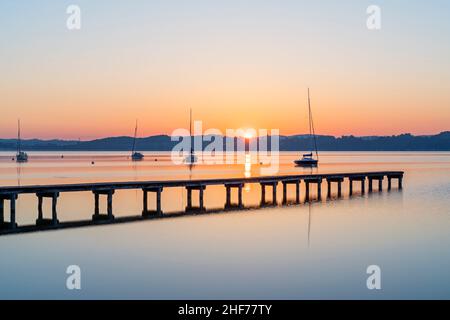 Mattina ad Ammersee, Schondorf am Ammersee, Fünfseenland, alta Baviera, Baviera, Germania meridionale, Germania, Europa Foto Stock