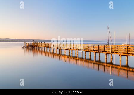 Mattina ad Ammersee, Schondorf am Ammersee, Fünfseenland, alta Baviera, Baviera, Germania meridionale, Germania, Europa Foto Stock