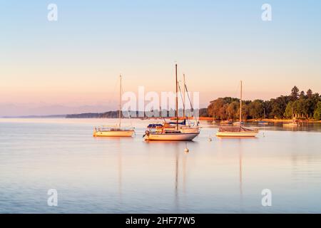 Mattina ad Ammersee, Schondorf am Ammersee, Fünfseenland, alta Baviera, Baviera, Germania meridionale, Germania, Europa Foto Stock