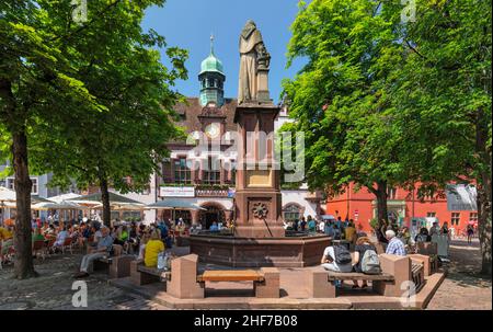 Nuovo municipio in Rathausplatz, Friburgo in Breisgau, Foresta Nera meridionale, Baden-Wuerttemberg, Germania Foto Stock