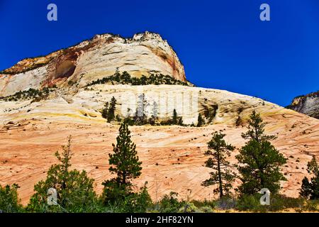 Paesaggio meraviglioso intorno al Monte Carmel, Parco Nazionale di Zion visto da - Mt. Carmel Highway, Utah Foto Stock