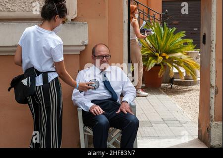 Roma, Italia 21/06/2021: Ripresa del film "vita da Carlo" con l'attore Carlo Verdone. Monteverde. © Andrea Sabbadini Foto Stock