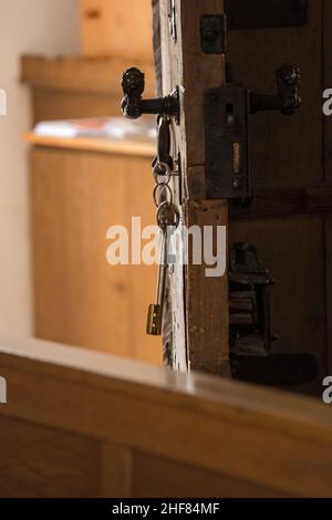 Serratura porta, chiave, porta chiesa Foto Stock