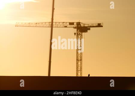 Installazione di una gru a torre del nuovo progetto Springwell Gardens nel centro di Leeds Foto Stock