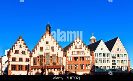 Famoso Roemerberg a Francoforte, il vecchio centro storico della città Foto Stock