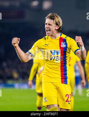 Brighton, Regno Unito. 14th Jan 2022. BRIGHTON, INGHILTERRA - GENNAIO 14: Conor Gallagher di Crystal Palace celebra dopo aver segnato il gol durante la partita della Premier League tra Brighton & Hove Albion e Crystal Palace all'American Express Community Stadium il 14 gennaio 2022 a Brighton, Regno Unito. (Foto di Sebastian Frej) Credit: Sebo47/Alamy Live News Foto Stock