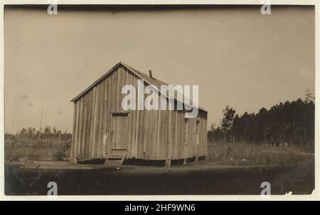 School House di Kirkland. Stato usato per parecchi anni e realmente cadendo a pezzi. Molte scuole rurali in Georgia sono in questa condizione. Foto Stock