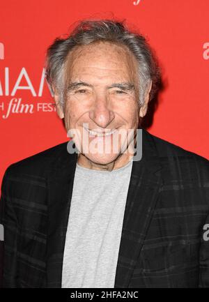 Miami Beach, Florida, Stati Uniti. 13th Jan 2022. Judd Hirsch partecipa all'iMordecai World Premiere apre l'edizione 25th del Miami Jewish Film Festival, che si tiene presso la North Beach Bandshell il 13 gennaio 2022 a Miami Beach, Florida. Credit: Mpi04/Media Punch/Alamy Live News Foto Stock