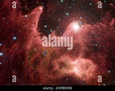 La sonda Pioneer attraversa lo spazio interstellare passando davanti ad una nebulosa. Elementi di questa foto forniti dalla NASA. 3d rendering. Foto Stock