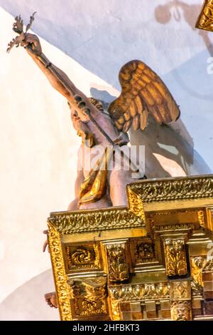 Detalle Baldafino en el altare Mayor de la Catedral de Santiago de Compostela, España Foto Stock