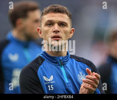 Newcastle, Regno Unito. 15th Jan 2022. Kieran Trippier #15 di Newcastle United applauds i fan di casa a Newcastle, Regno Unito il 1/15/2022. (Foto di Mark Cosgrove/News Images/Sipa USA) Credit: Sipa USA/Alamy Live News Foto Stock