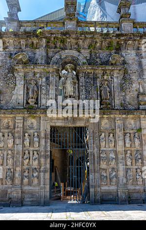 Puerta Santa de la Catedral de Santiago de Compostela en la plaza de Quintana, Galizia, España Foto Stock