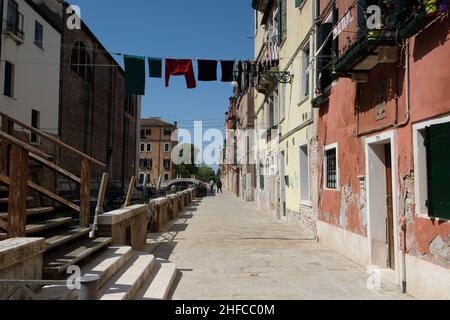 Una visione di Venezia durante il blocco in tutta l'Italia imposto per rallentare lo scoppio del coronavirus, a Venezia, Italia, 11 marzo 2020.(MVS) Foto Stock