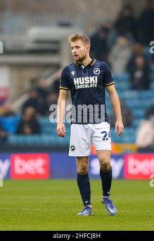 LONDRA, REGNO UNITO. GENNAIO 15th Billy Mitchell di Millwall durante la partita Sky Bet Championship tra Millwall e Nottingham Forest al Den, Londra sabato 15th gennaio 2022. (Credit: Tom West | MI News) Credit: MI News & Sport /Alamy Live News Foto Stock