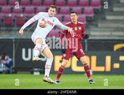 Luca KILIAN, 1.FCK 15 gareggia per la palla, affrontando, duello, header, zweikampf, Azione, lotta contro Robert LEWANDOWSKI, FCB 9 nella partita 1.FC Köln - FC BAYERN München 0-4 1.German Football League il 15 gennaio 2022 a Colonia, Germania Stagione 2021/2022, incontro 19, 1.Bundesliga, 19.Spieltag, © Peter Schatz / Alamy Live News - LE NORMATIVE DFL VIETANO L'USO DI FOTOGRAFIE come SEQUENZE DI IMMAGINI e/o QUASI-VIDEO - Foto Stock