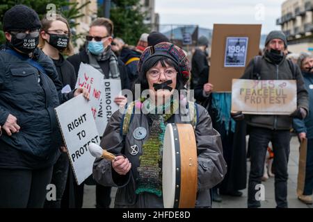 INVERNESS, HIGHLAND, REGNO UNITO. 15th Jan 2022. Questo è il Kill The Bill protesta - polizia, crimine, condanna e tribunali (PCSC) Bill a Inverness, Highland, Scozia il 15 gennaio 2022. Credit: JASPERIMAGE/Alamy Live News Foto Stock