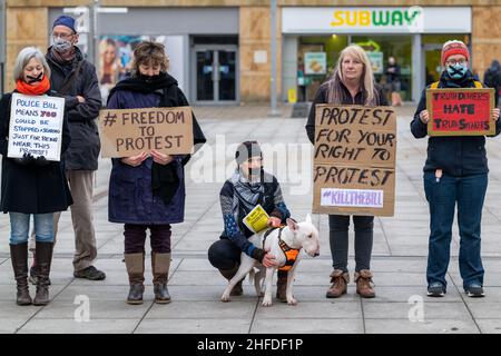 INVERNESS, HIGHLAND, REGNO UNITO. 15th Jan 2022. Questo è il Kill The Bill protesta - polizia, crimine, condanna e tribunali (PCSC) Bill a Inverness, Highland, Scozia il 15 gennaio 2022. Credit: JASPERIMAGE/Alamy Live News Foto Stock