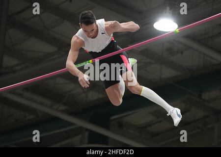 KC Lightfoot vince la competizione degli uomini d'élite a 19-4 3/4 (5,91m) durante il UCS Spirit National Pole Vault Summit al Reno-Sparks Livestock Events Foto Stock