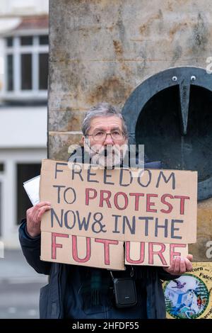 INVERNESS, HIGHLAND, REGNO UNITO. 15th Jan 2022. Questo è il Kill The Bill protesta - polizia, crimine, condanna e tribunali (PCSC) Bill a Inverness, Highland, Scozia il 15 gennaio 2022. Credit: JASPERIMAGE/Alamy Live News Foto Stock