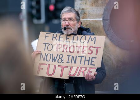 INVERNESS, HIGHLAND, REGNO UNITO. 15th Jan 2022. Questo è il Kill The Bill protesta - polizia, crimine, condanna e tribunali (PCSC) Bill a Inverness, Highland, Scozia il 15 gennaio 2022. Credit: JASPERIMAGE/Alamy Live News Foto Stock