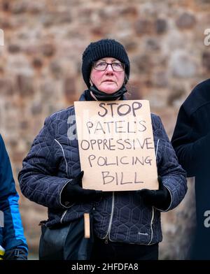 INVERNESS, HIGHLAND, REGNO UNITO. 15th Jan 2022. Questo è il Kill The Bill protesta - polizia, crimine, condanna e tribunali (PCSC) Bill a Inverness, Highland, Scozia il 15 gennaio 2022. Credit: JASPERIMAGE/Alamy Live News Foto Stock