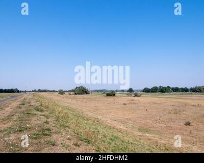 L'Oderbruch è un paesaggio situato sul fiume Oder, nella Germania orientale, al confine polacco, con una piccola parte anche in Polonia. Foto Stock