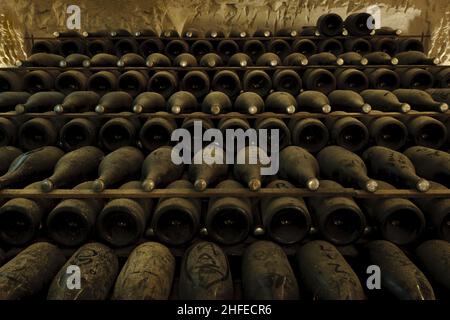 FRANCIA - MARNE (51) - LE CANTINE VEUVE CLIQUOT PONSARDIN CHAMPAGNE (LVMH) Foto Stock