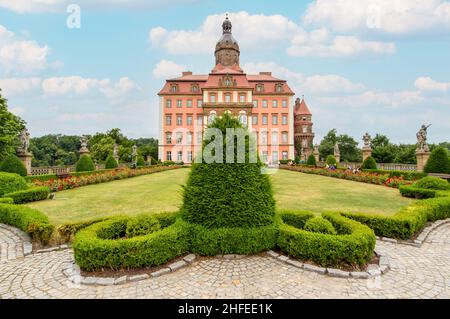 Completato nel 1292 e il più grande castello della regione della Slesia, il castello di Książ unisce architettura gotica, barocca e rococò è un mix maestoso Foto Stock