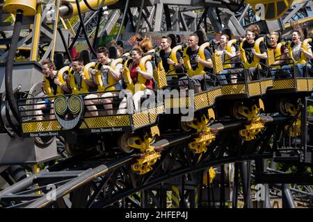 Alton Towers, dove la magia non finisce mai, immagini di altissima qualità del parco a tema e montagne russe del Regno Unito Foto Stock