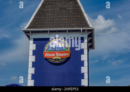 Alton Towers, dove la magia non finisce mai, immagini di altissima qualità del parco a tema e montagne russe del Regno Unito Foto Stock