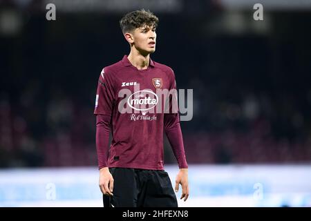 Salerno, Italia. 15th Jan 2022. Andrei Motoc della US Salernitana 1919 durante la Serie A match tra la US Salernitana 1919 e il Lazio allo Stadio Arechi di Salerno, Italia, il 15 gennaio 2022. Credit: Giuseppe Maffia/Alamy Live News Foto Stock