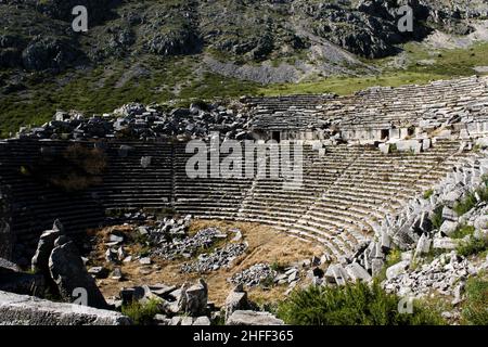 Aglasun, Burdur, Turchia - Giugno 12 2014: Rovine del teatro Sagalassos, antica città di Pisidia (patrimonio mondiale dell'UNESCO, 2009), Turchia Foto Stock