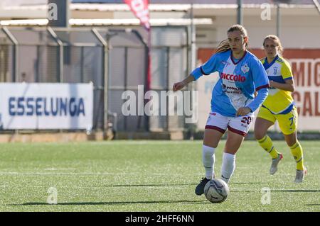 Liucija Vaitukaityte (8) Pomigliano Calcio Femminile controlla la palla durante la Serie Italiana A Women 2021/2022 tra Pomigliano Calcio Femminile vs Juventus Women il 16 gennaio 2022 allo Stadio Ugo Gobbato di Pomigliano Italia Foto Stock