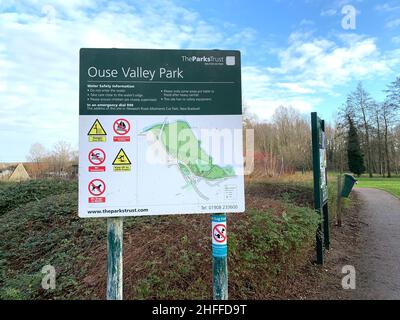 Ouse Valley Park a Wolverton Milton Keynes UK informa informazioni mappa mappe percorso percorso visita informa informazioni design post-way tavole Foto Stock