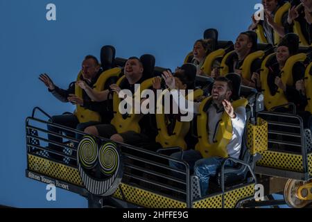 The World Record Holding Rollercoaster The Smiler presso l'Alton Towers Theme Park Hotel and Spa a Staffordshire, Inghilterra Foto Stock