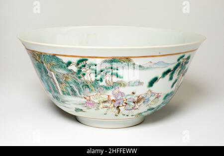 Famille-Rose Bowl, dinastia Qing (1644-1911), 19th secolo. Foto Stock