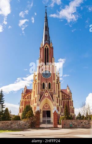 Giervyaty. La Chiesa della Santissima Trinità è una chiesa cattolica romana situata a Gierviaty, nella regione di Grodno, in Bielorussia. È un esempio del neogotico bielorusso Foto Stock