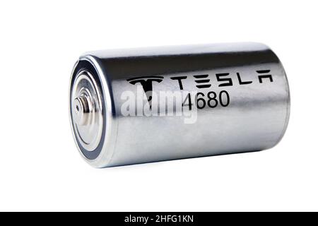 Nuova pila a batteria Tesla 4680, San Pietroburgo, Russia, 6 gennaio 2022. Foto Stock